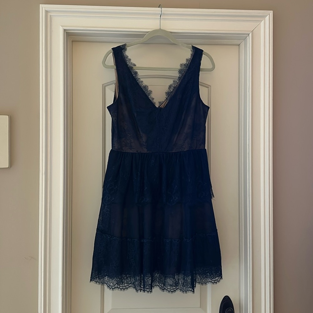 BCBG MAXAZRIA size L midnight blue lace cocktail e